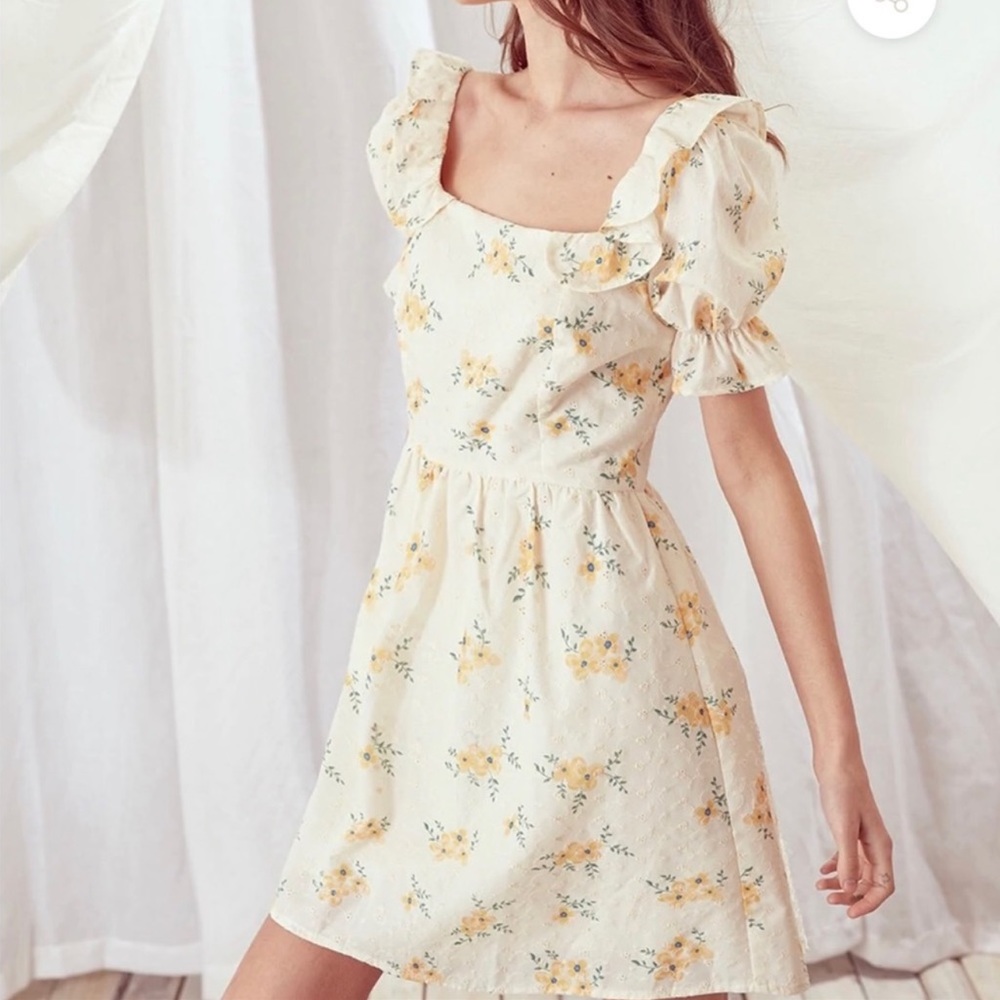 Storia Floral White Dress Size Small
